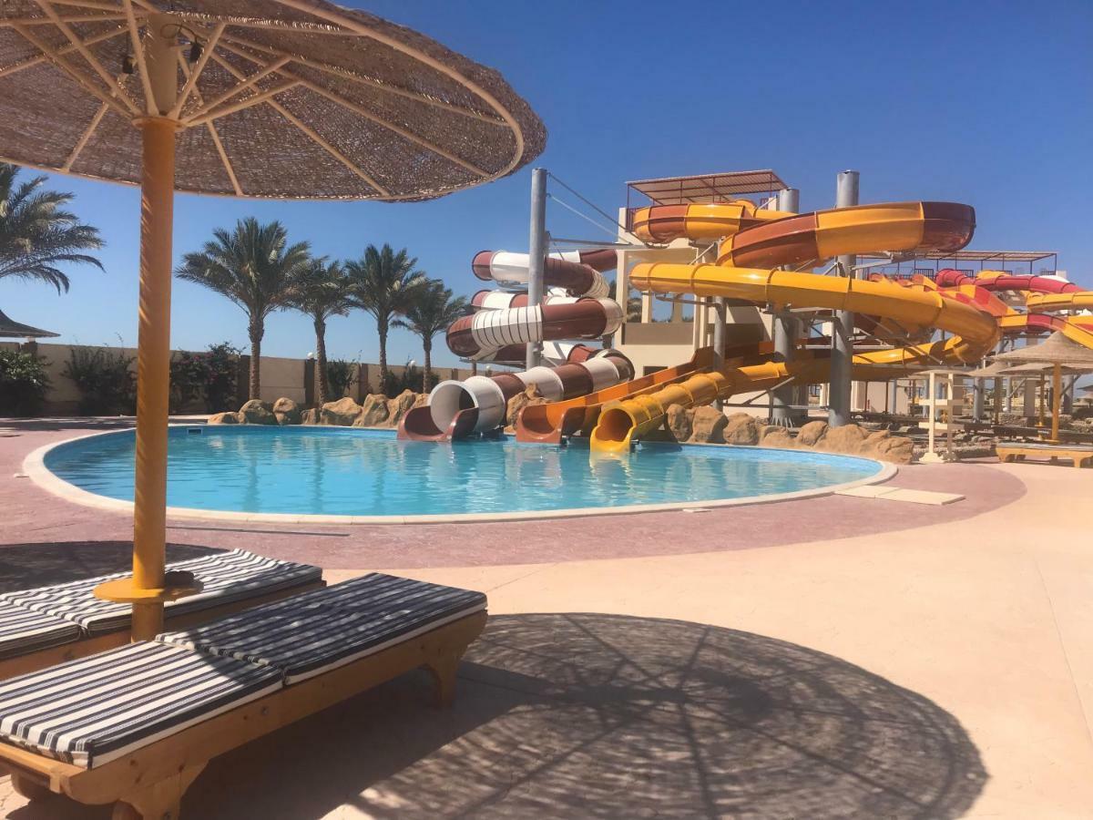 Apartment At Nubia Aqua Beach Resort Hurghada Bagian luar foto